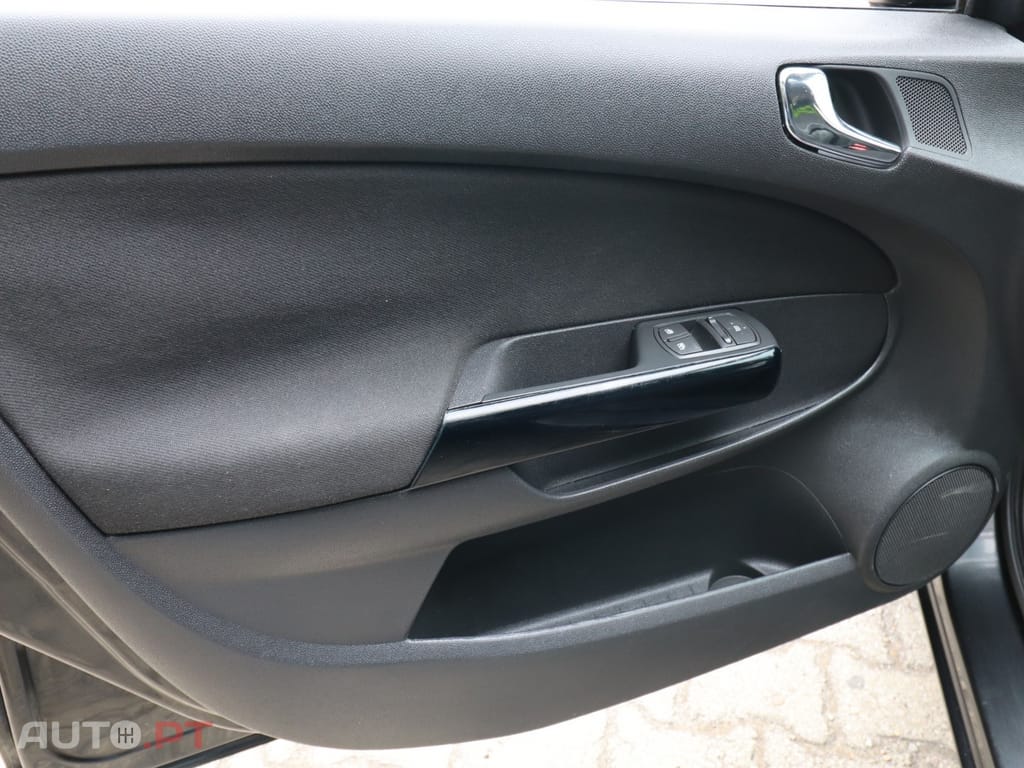 Opel Corsa 1.3 CDTi City — fotografia 15