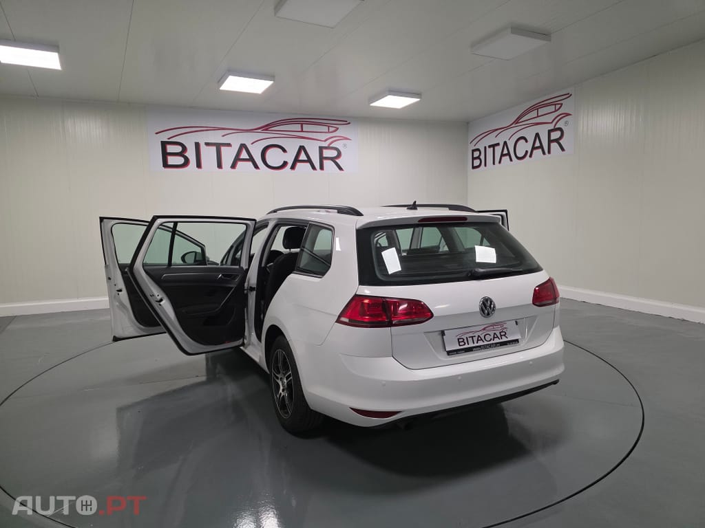 Volkswagen Golf 1.6 HDI CONFORTLINE