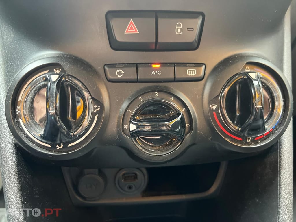 Peugeot 2008 1.2 e-VTi Style