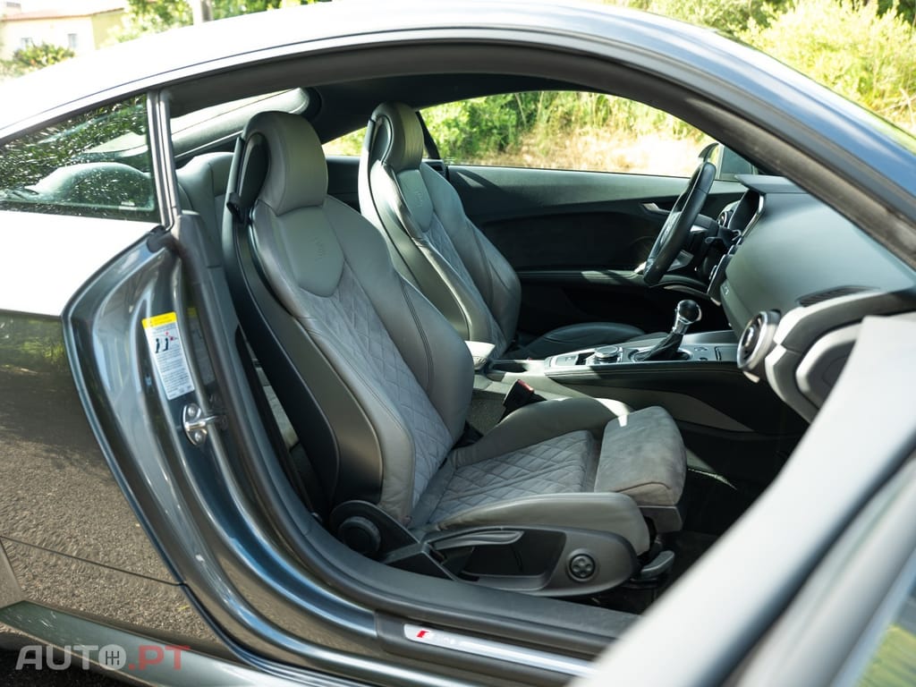 Audi TT 2.0 TFSI quattro S-line S tronic