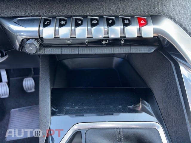 Peugeot 5008 1.6 BlueHDi Allure J18
