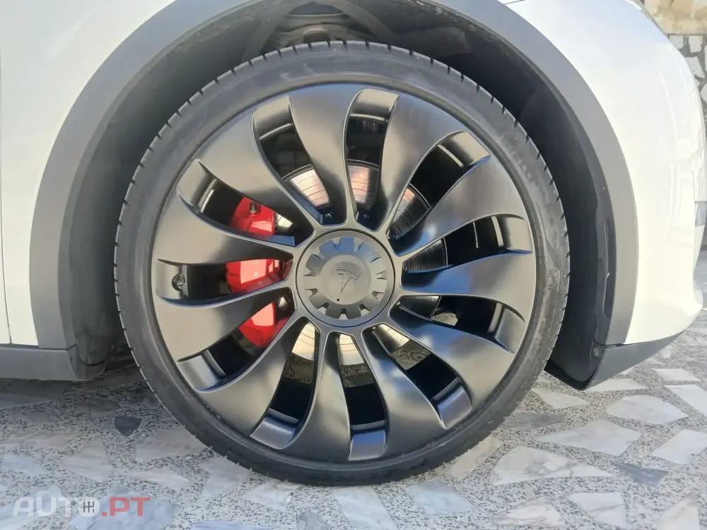 Tesla Model Y Performance Dual Motor AWD