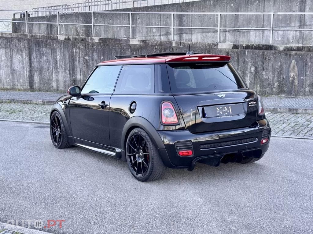 MINI John Cooper Works .