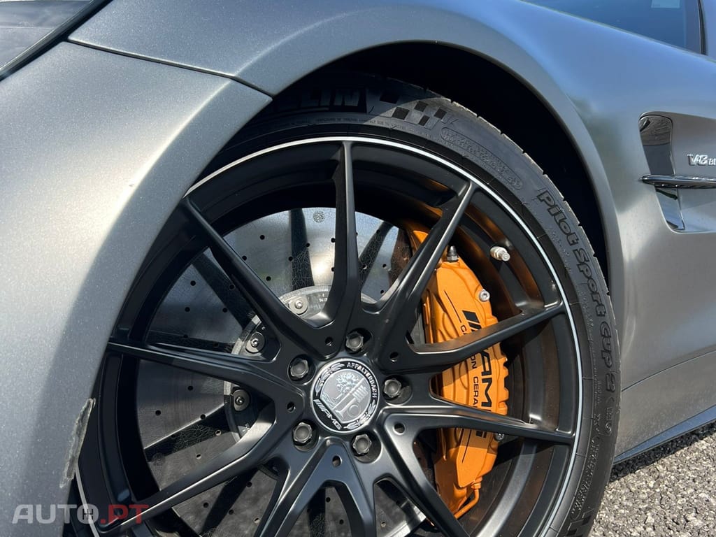 Mercedes-Benz AMG GT R
