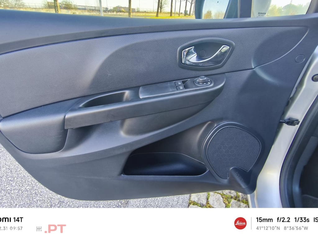 Renault Clio 1.2 16V 75 Collection