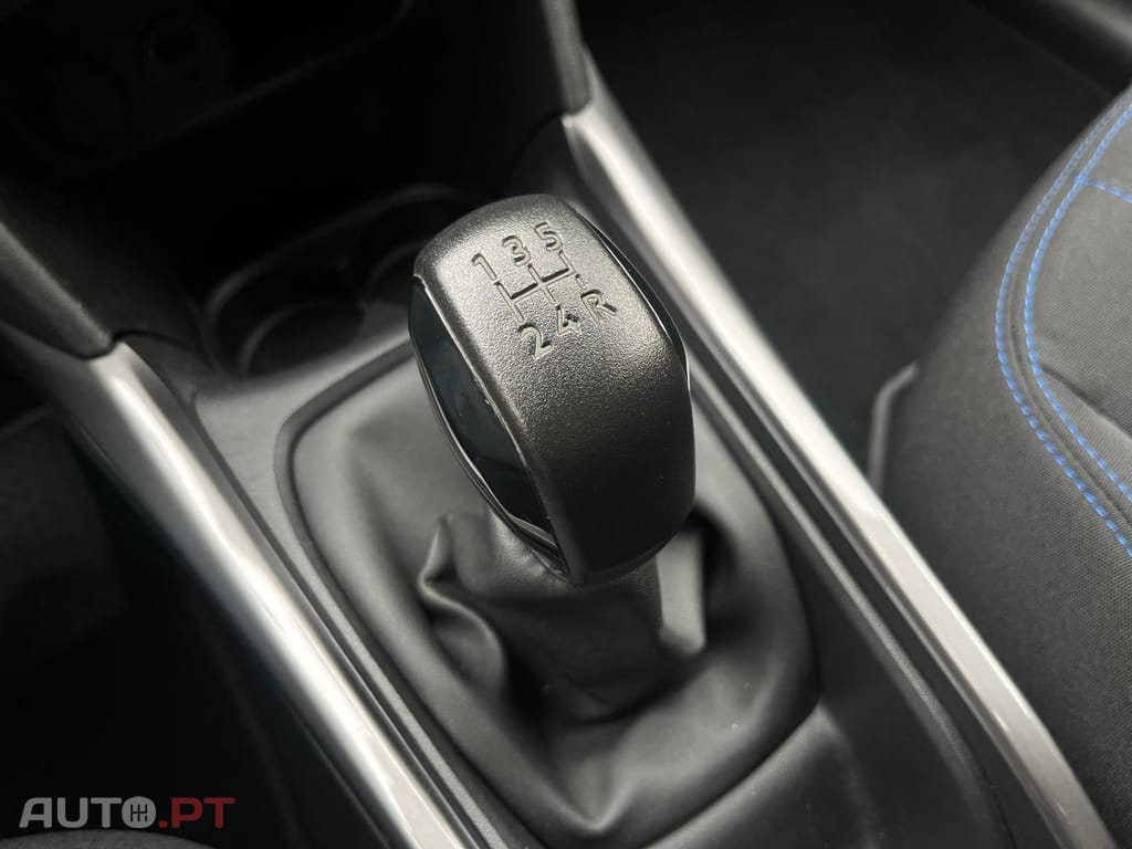 Peugeot 2008 1.2 e-VTi Style