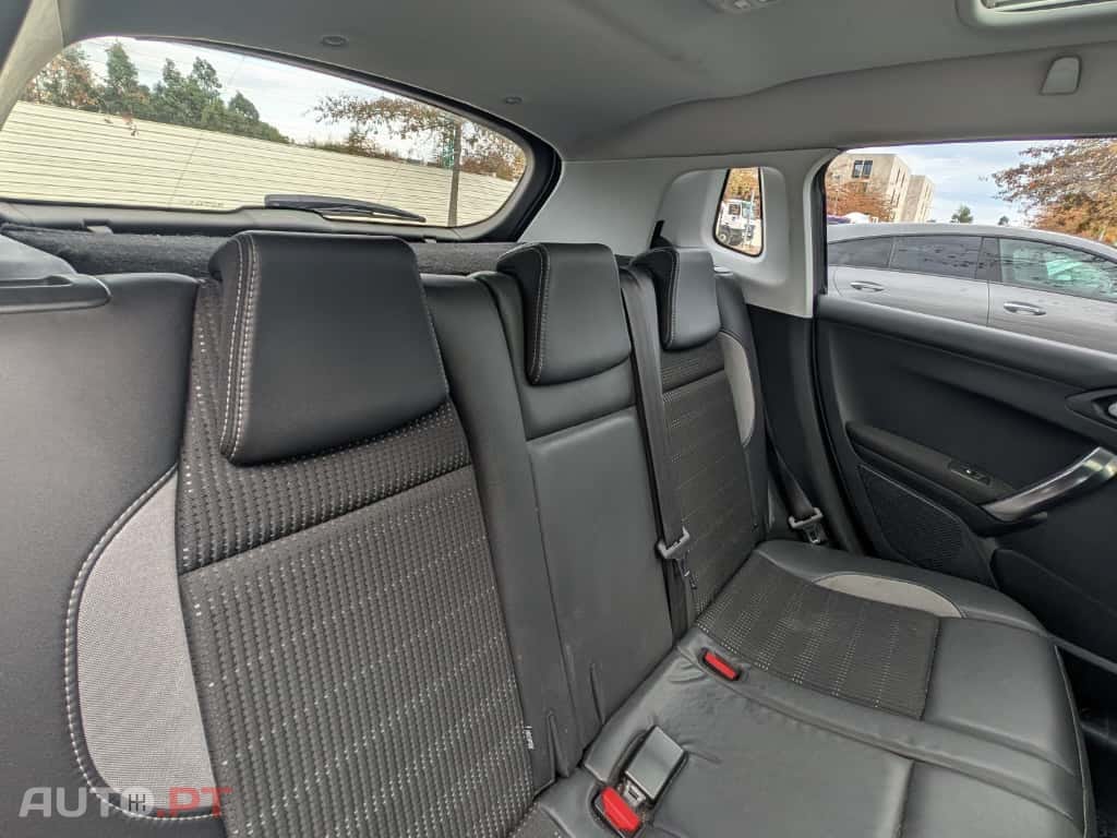 Peugeot 2008 1.6 BlueHDi Crossway