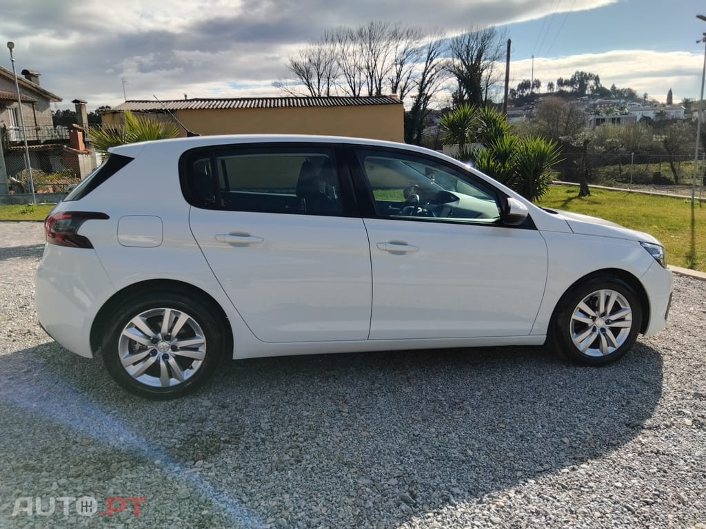Peugeot 308 II 1.5 BlueHDi Business Line