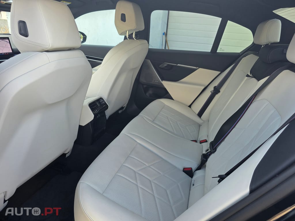 BMW 530 e Pack Desportivo M Pro