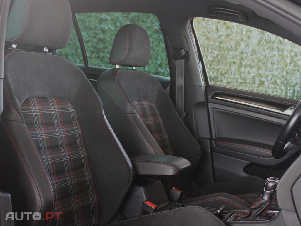 Volkswagen Golf 2.0 TSi GTi DSG Performance