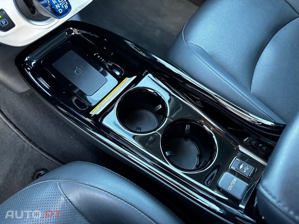 Toyota Prius 1.8 Plug-In Luxury+Pele