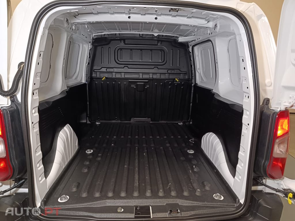Peugeot Partner 1.6 BlueHdi L1 (3 Lug)