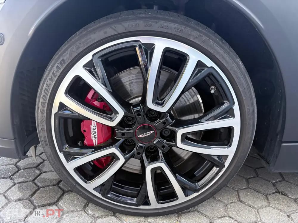 MINI Cooper John Cooper Works Auto Desportiva