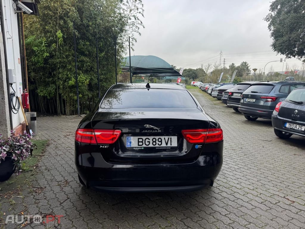 Jaguar XE E-Performance Pure