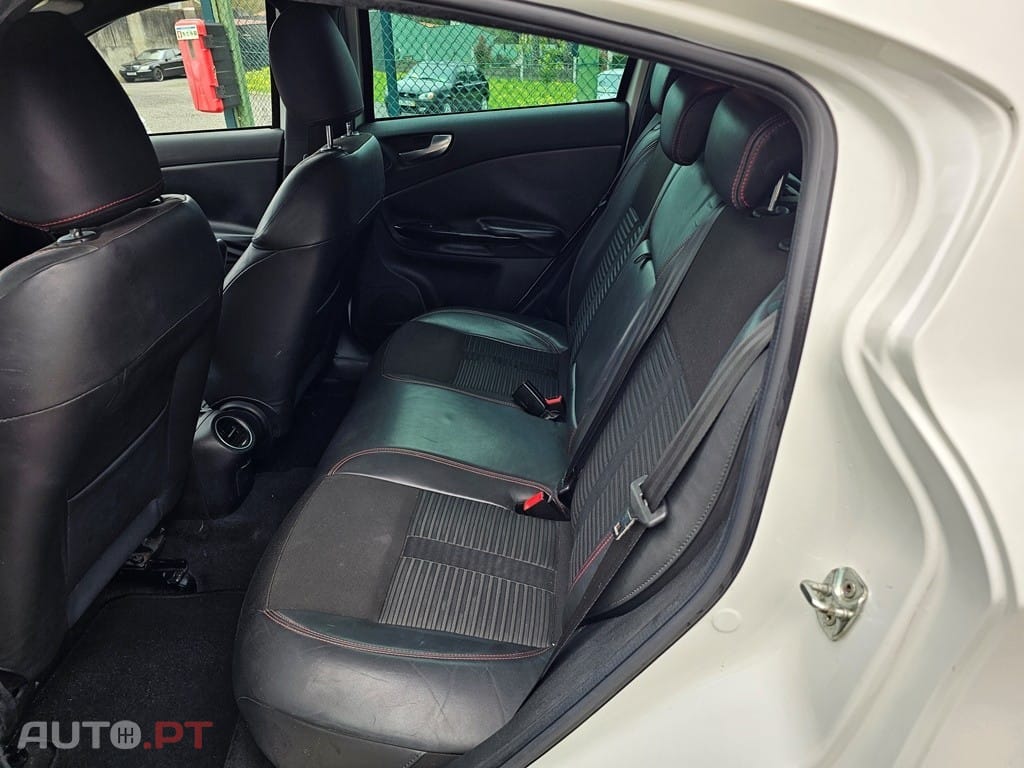 Alfa Romeo Giulietta 1.6 JTDm Distinctive