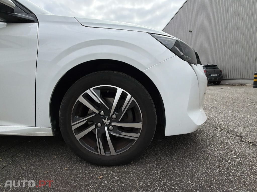 Peugeot 208 PureTech 100 EAT8 Active Pack