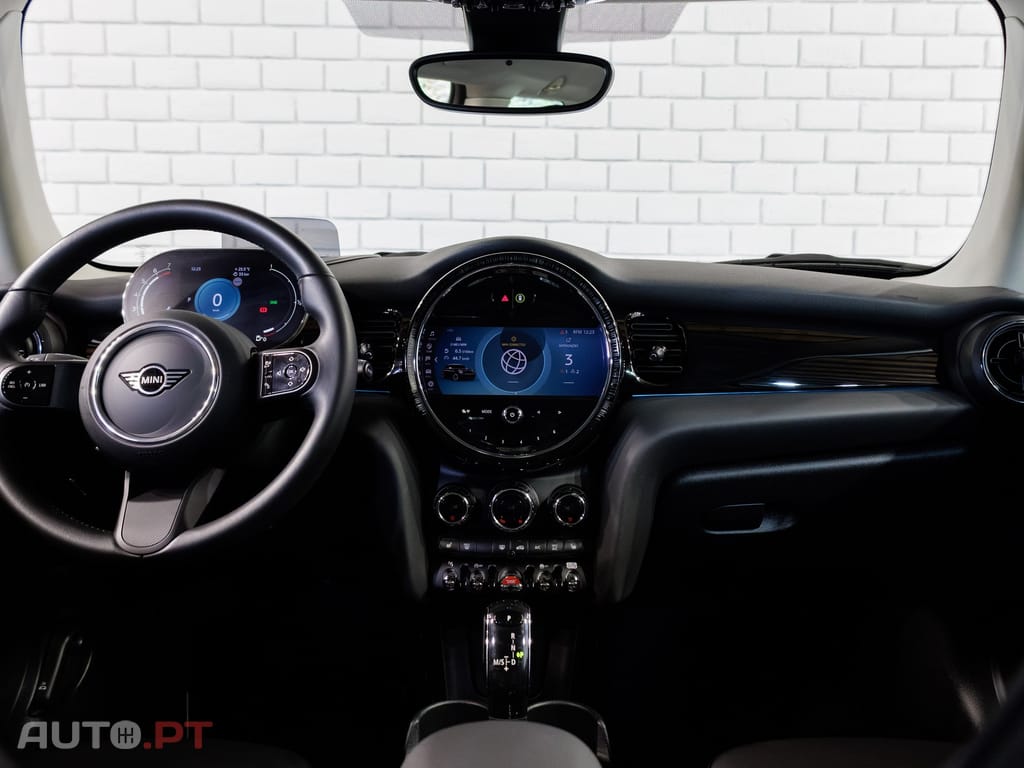 MINI Cooper Premium Yours Auto