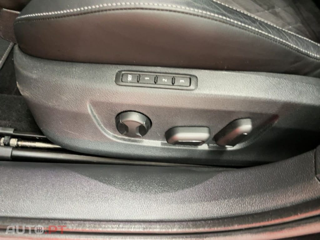 Skoda Superb Break I.V.A DEDUTIVEL 1.4 TSI Sportline iV AHK 