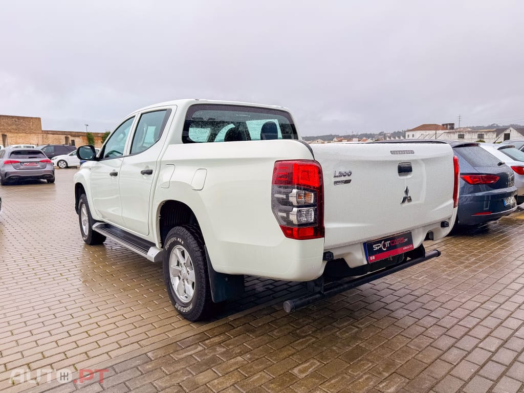 Mitsubishi L200 2.3 DI-D CD Invite 4WD