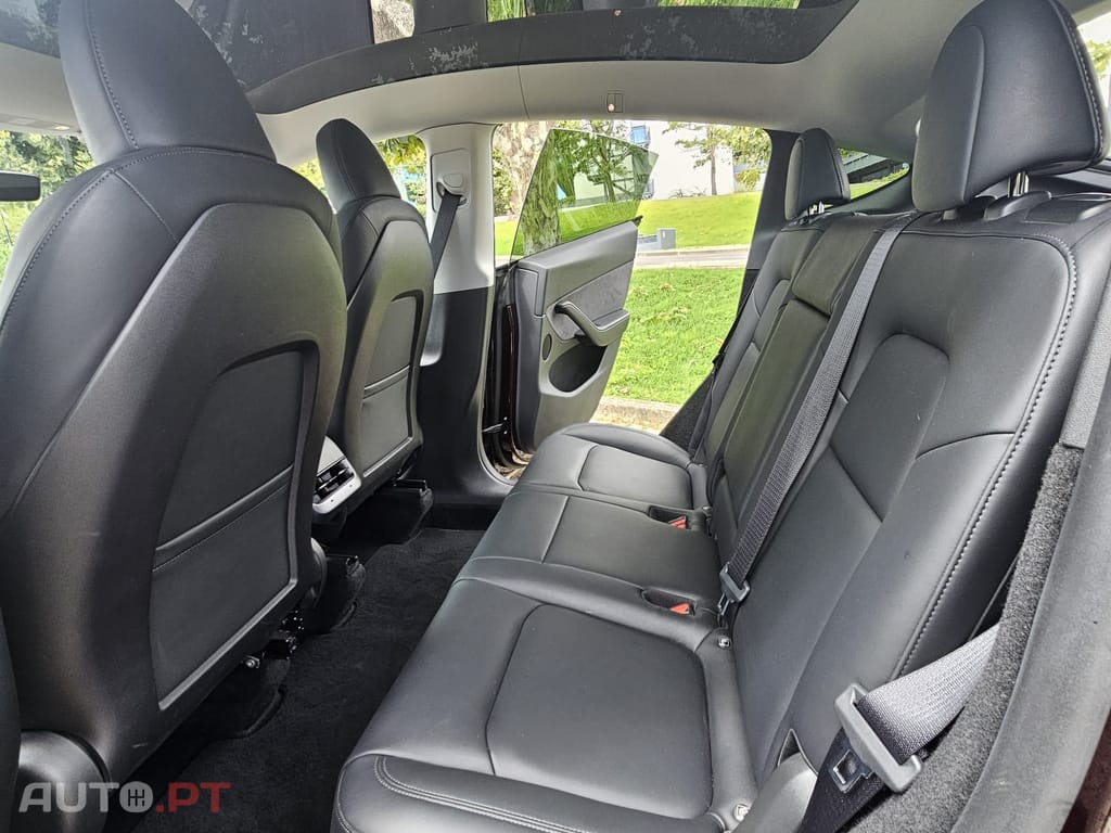 Tesla Model Y Long Range AWD