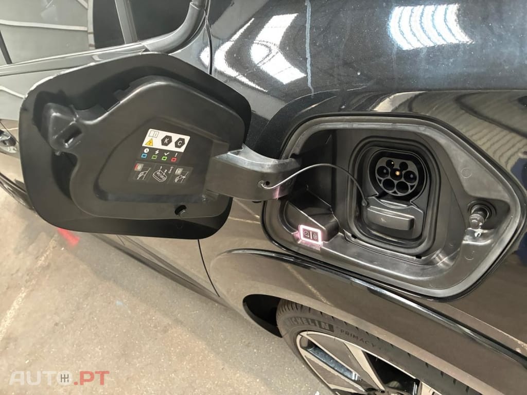 Peugeot E-208 50 kWh GT
