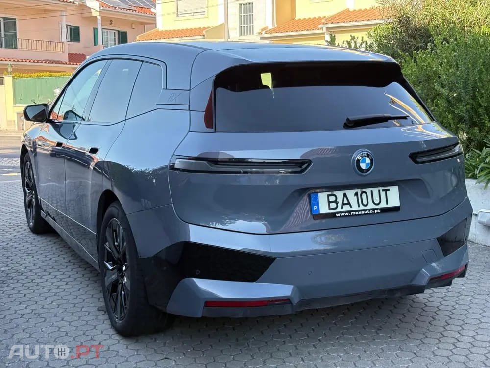 BMW iX xDrive 50 Pack Desportivo