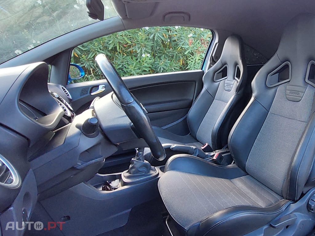 Opel Corsa OPC 1.6 Turbo - 192 Cvs