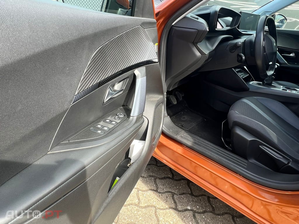 Peugeot 2008 1.2 PureTech Allure