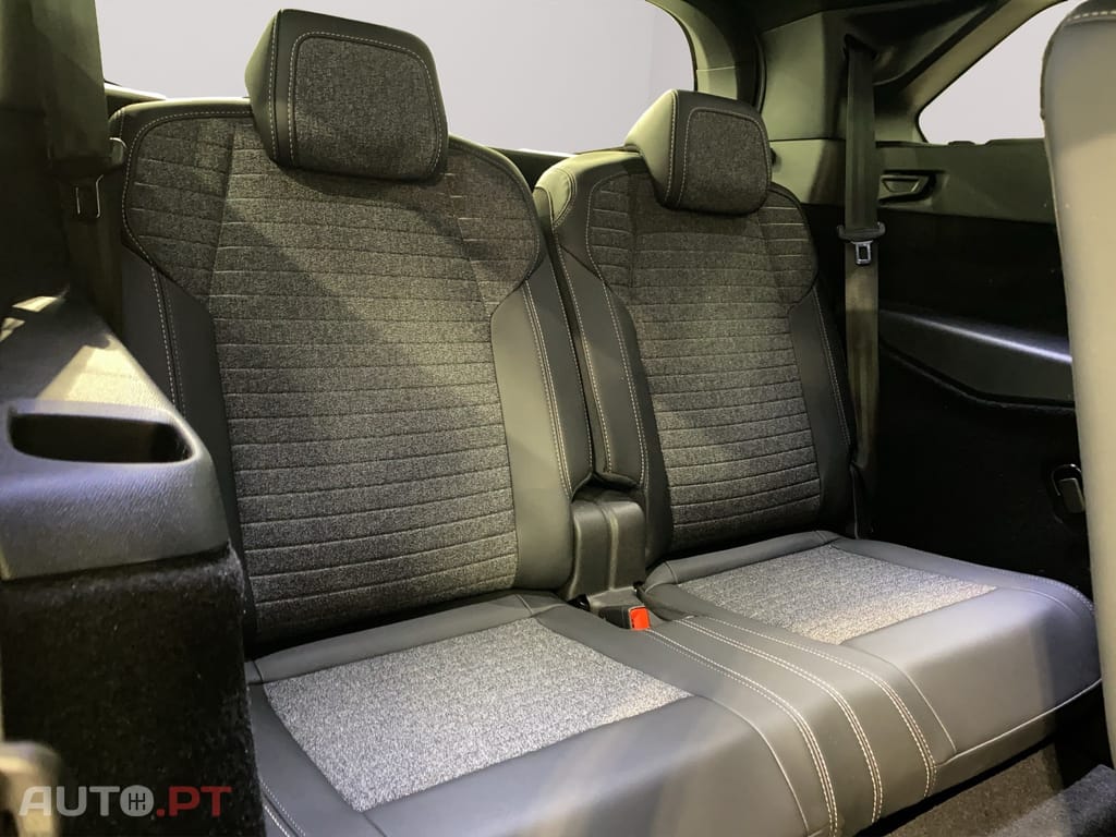 Peugeot 5008 1.2 Hybrid Allure e-DCS6