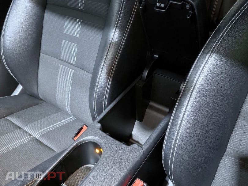 Mercedes-Benz A 180 d Urban — fotografia 30