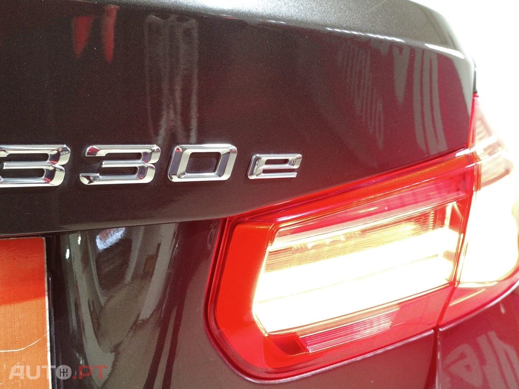 BMW 330 e iPerformance