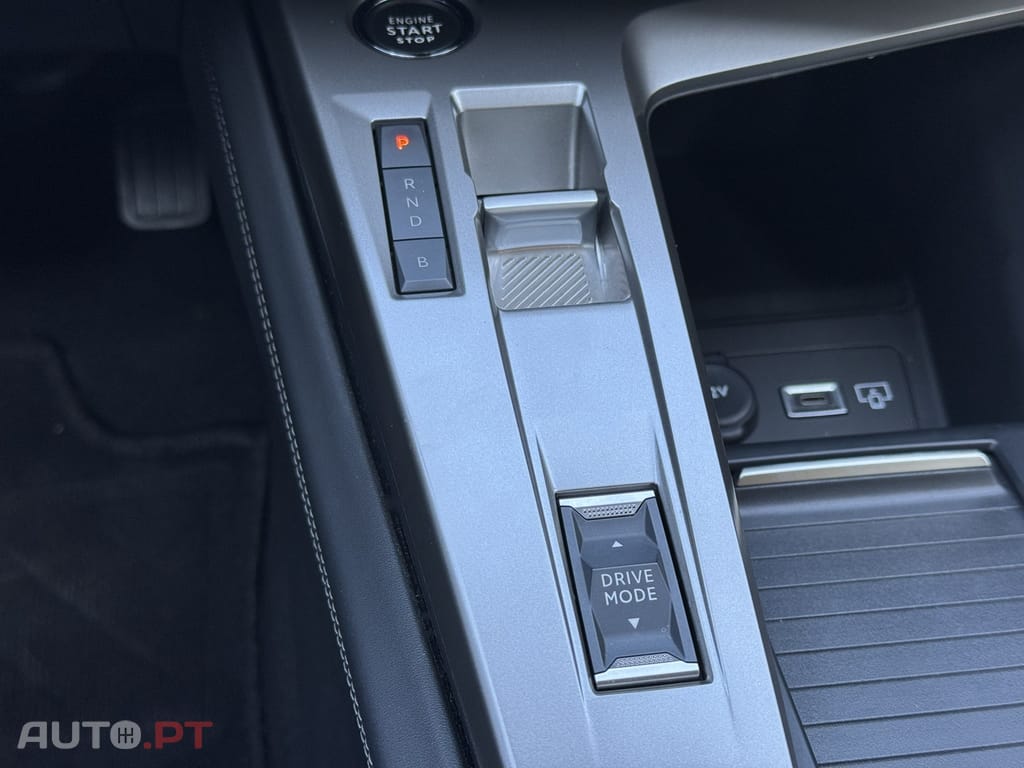 Peugeot 408 1.6 Hybrid Allure e-EAT8