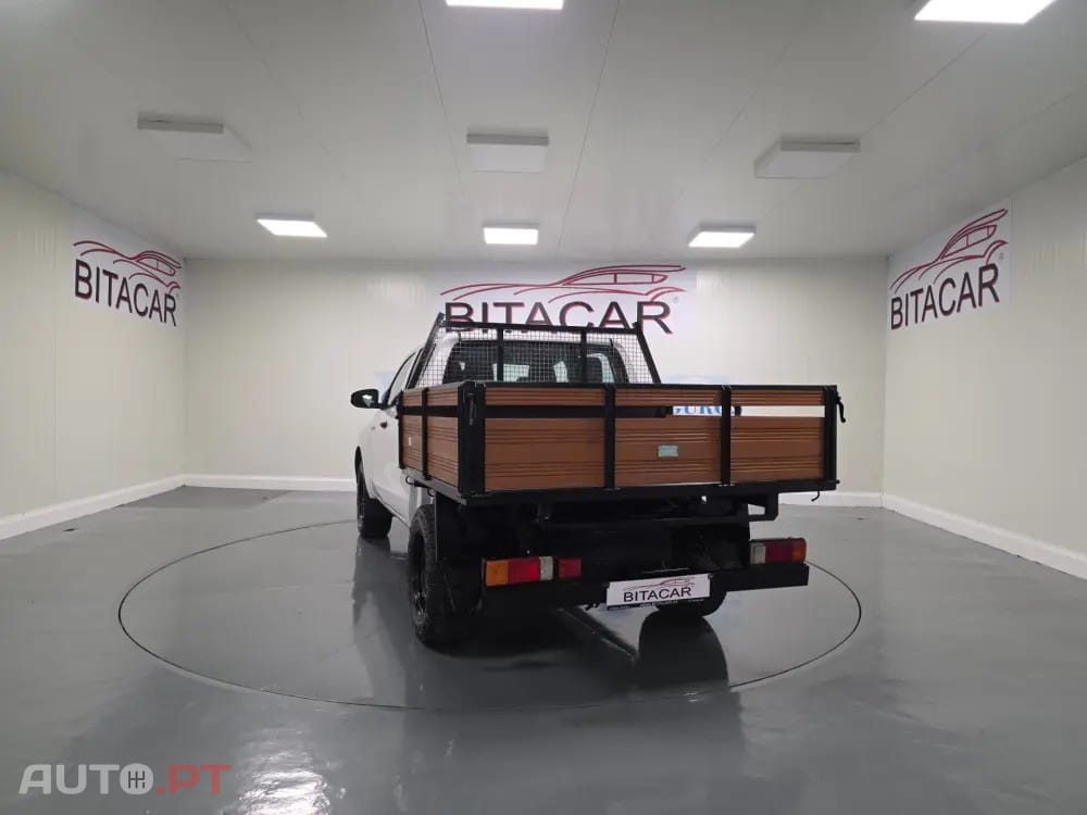 Toyota Hilux 2.4 D-4D 4WD CD CH