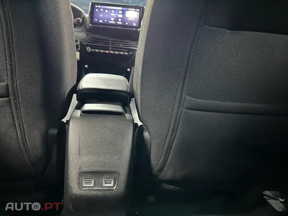 Peugeot 2008 1.2 Hybrid Allure e-DCS6