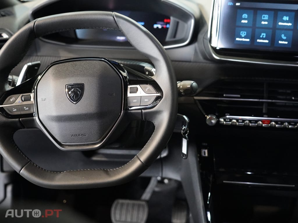 Peugeot 2008 1.2 PureTech Allure EAT8