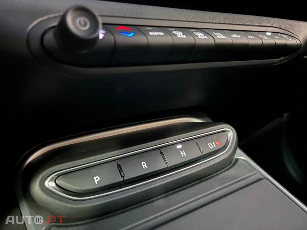 Jeep Avenger 1.2 e-Hybrid Summit DCT