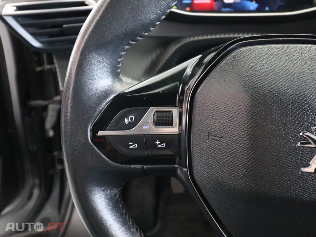 Peugeot 2008 1.2 PureTech Allure