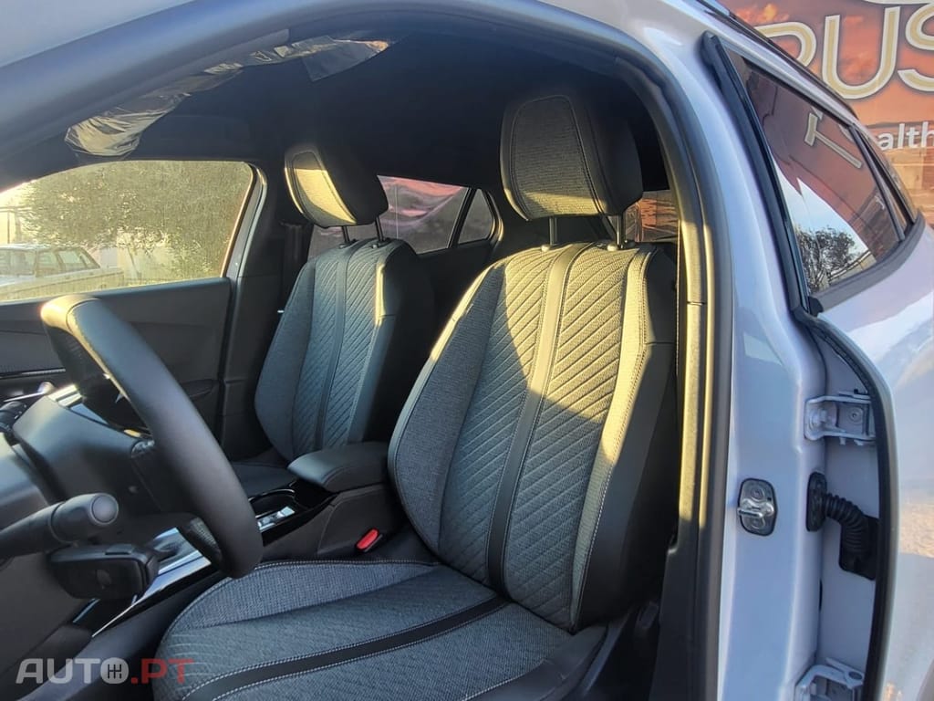 Peugeot 2008 1.2 PureTech Allure Pack