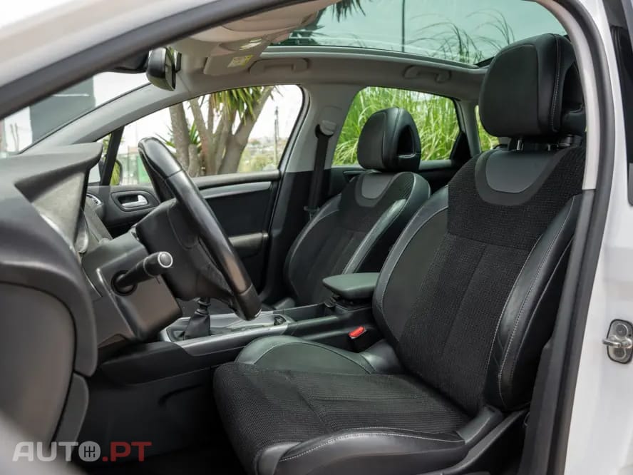 Citroen C4 PureTech 130 Stop & Start Shine