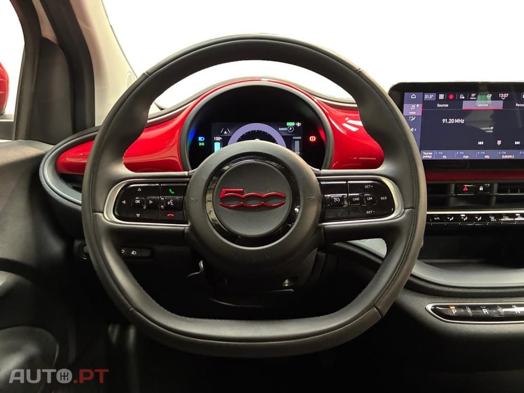 Fiat 500e 42kWh (Red)