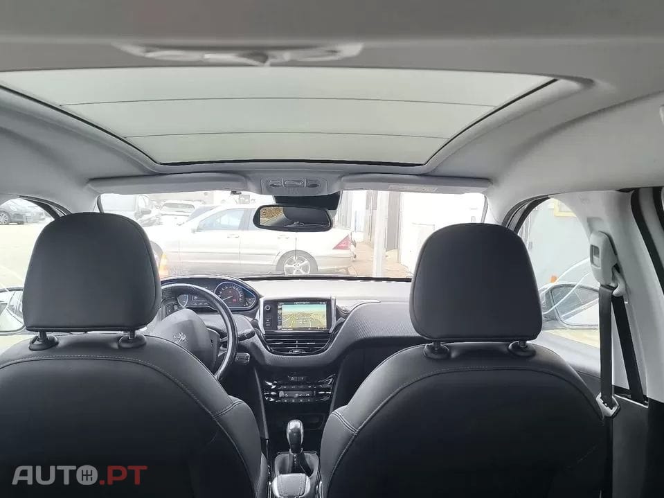 Peugeot 2008 1.2 PureTech Crossway EAT6
