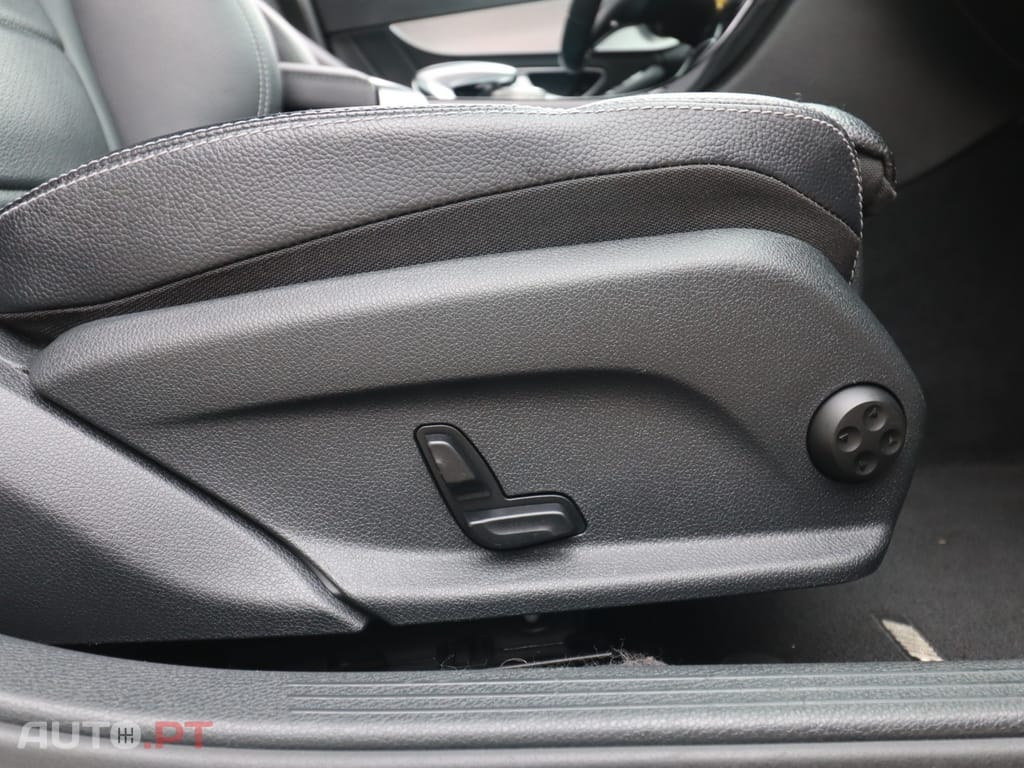Mercedes-Benz C 300 BlueTEC Hybrid AMG Line