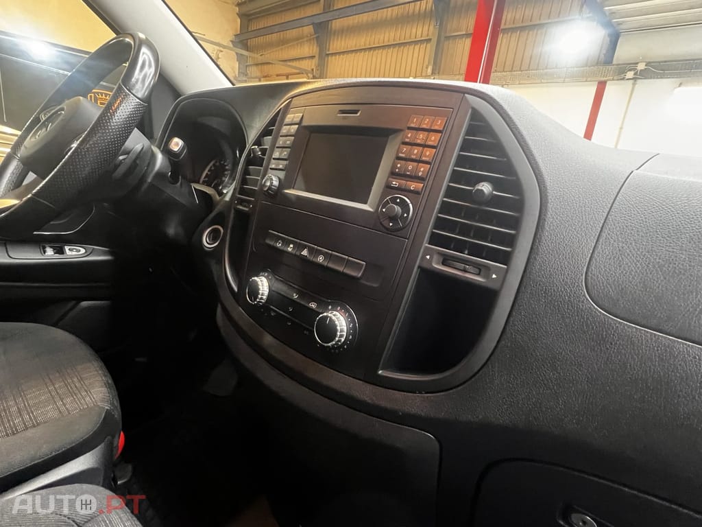 Mercedes-Benz Vito Extra-Longa Aut. SHUTTLE