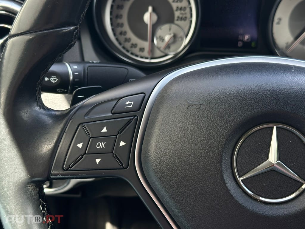 Mercedes-Benz CLA 180 d 7G-DCT Urban