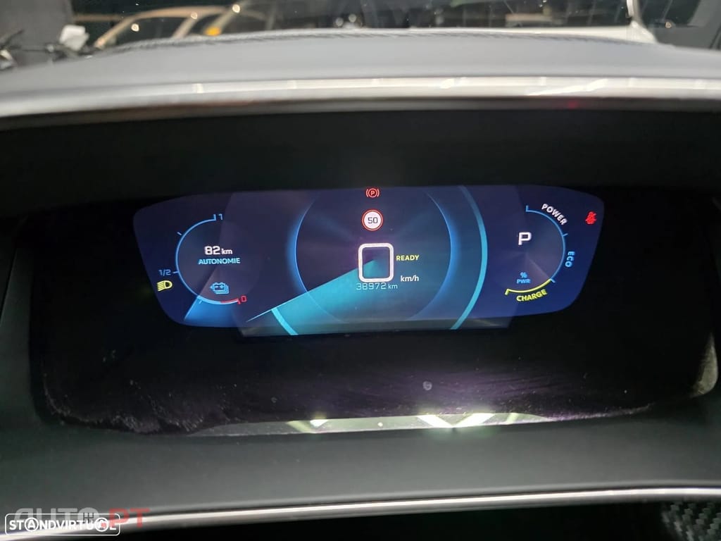 Peugeot E-2008 50 kWh Allure Pack