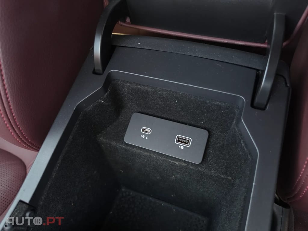 Jaguar E-Pace P300e AWD R-Dynamic S