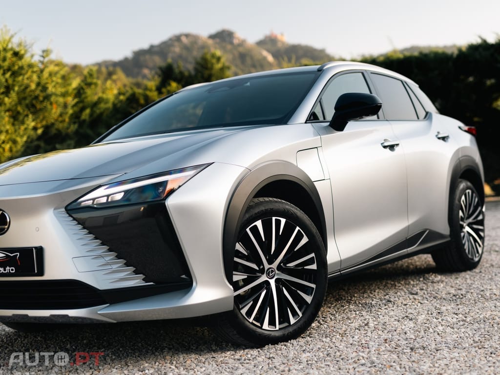 Lexus RZ Premium