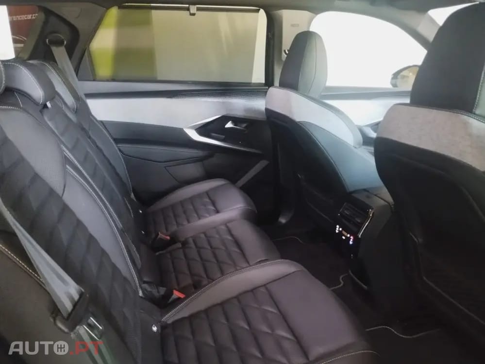 Peugeot E-5008 73 kWh GT