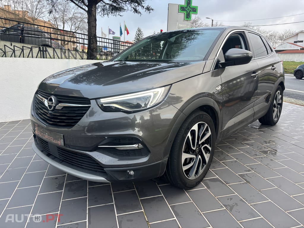 Opel Grandland (X) 1.2 T Design & Tech AT