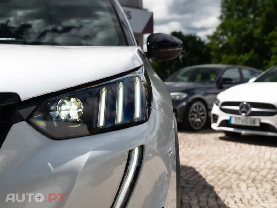 Peugeot 2008 1.5 BlueHDi GT EAT8